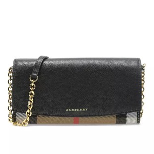 Burberry Henley Wallet On Chain