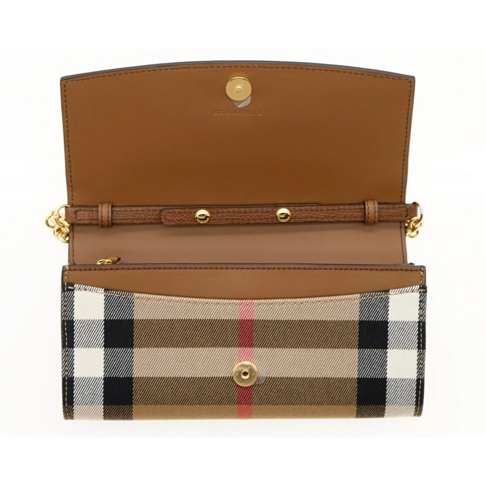 Burberry Henley Wallet On Chain