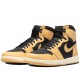 Air Jordan 1 High OG Heirloom