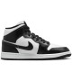 Air Jordan 1 Mid Panda