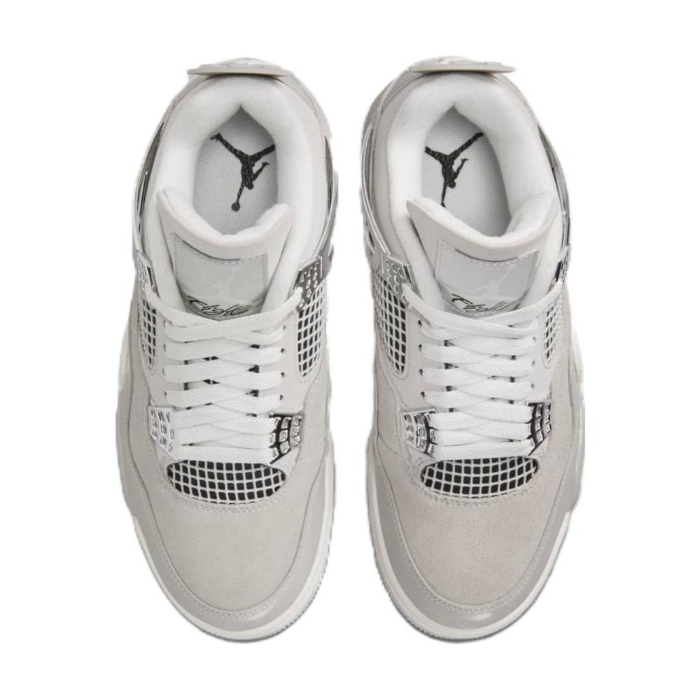 Air Jordan 4 Frozen Moments