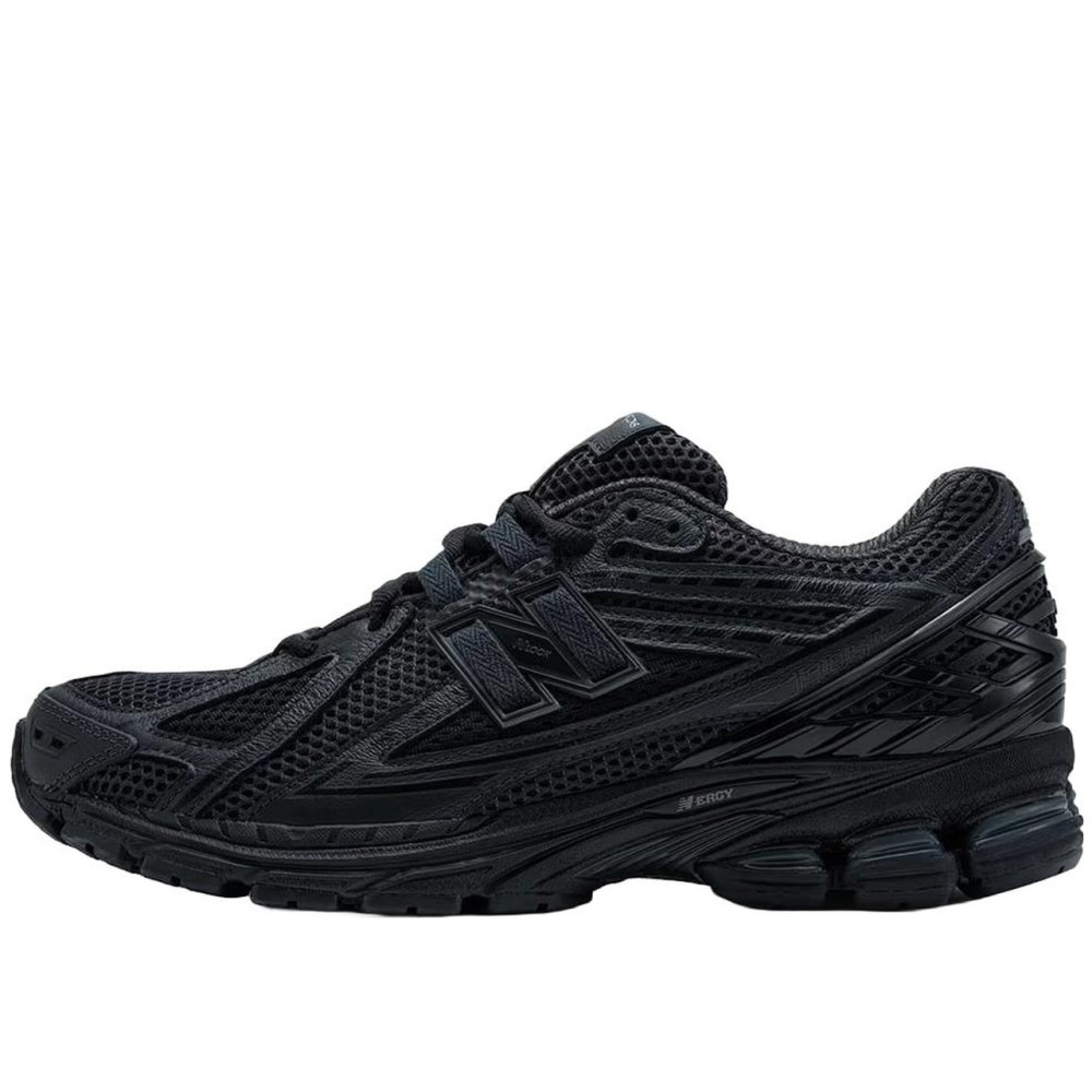 1906r Comme Des Garcons Homme Black
