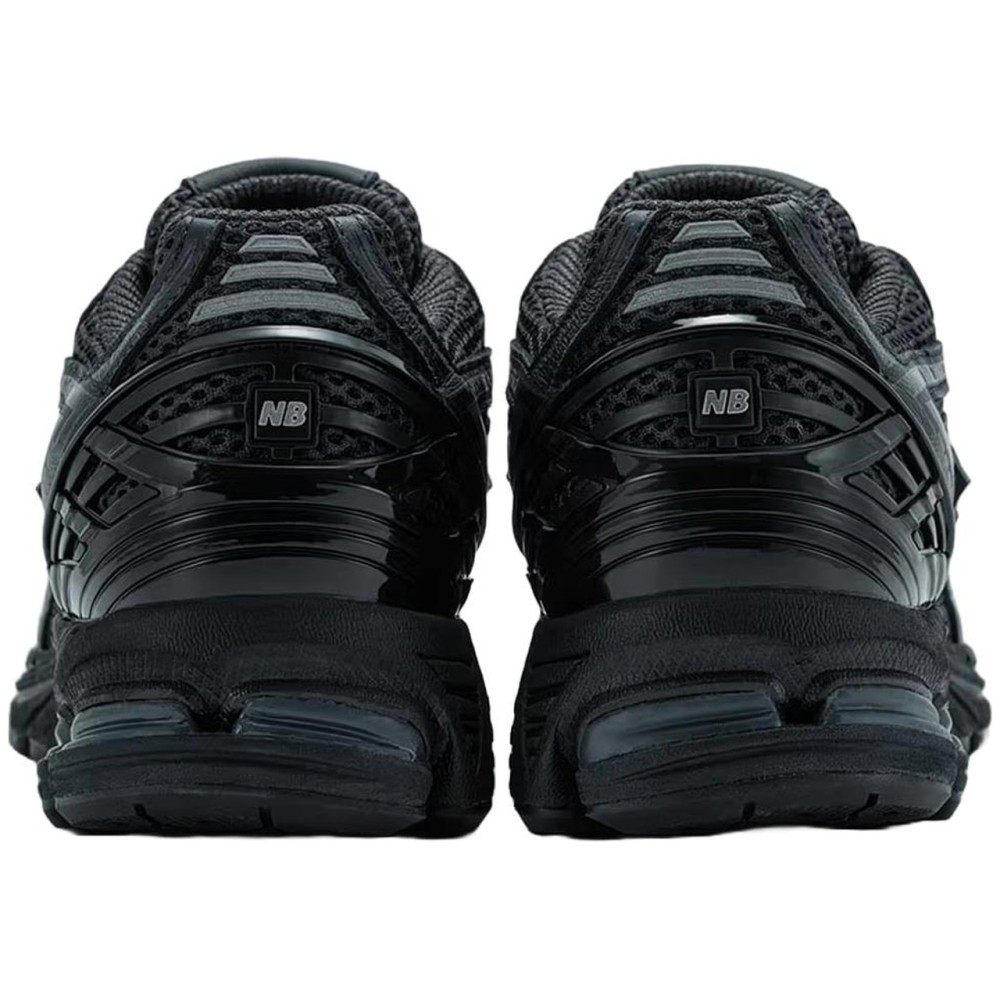 1906r Comme Des Garcons Homme Black