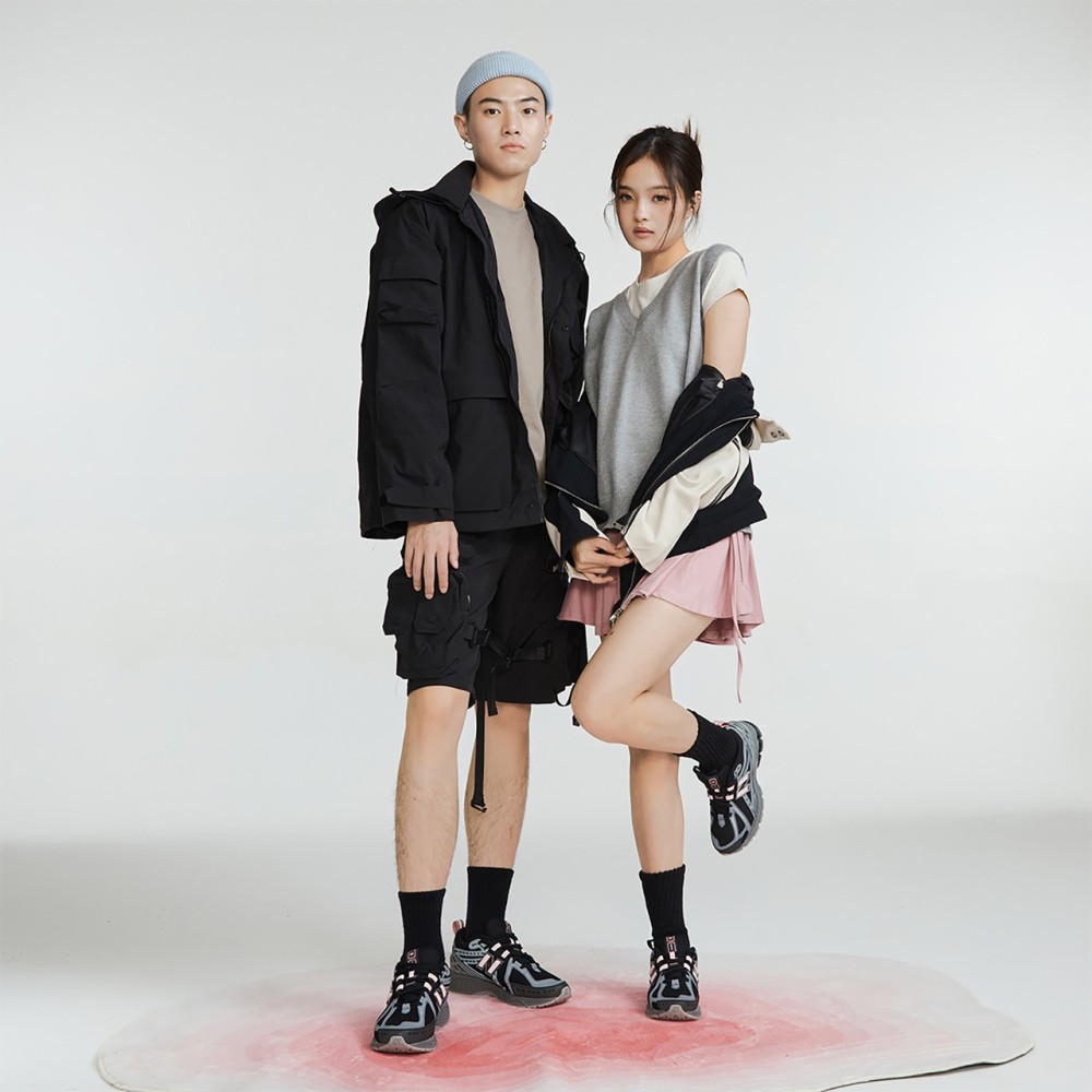 1906r Black Pink Moon