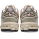 1906r Beige Cream