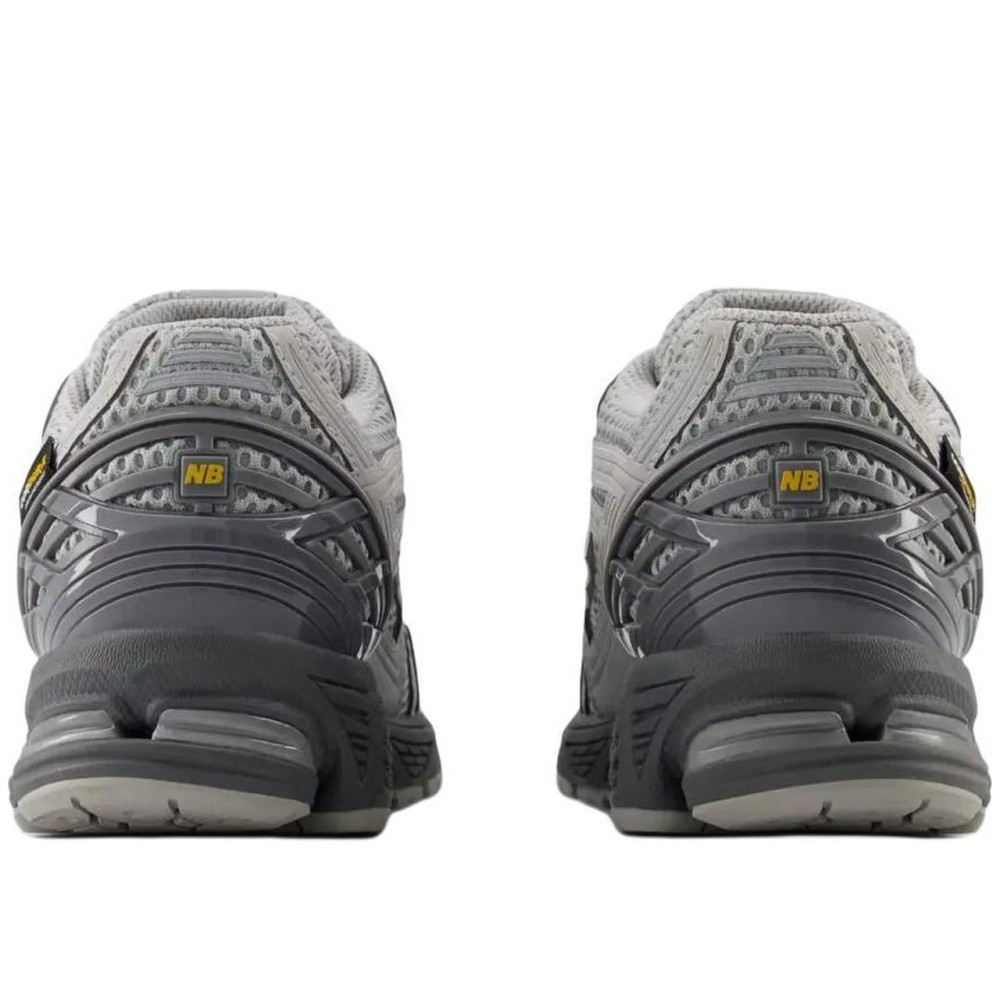 1906r Cordura Raincloud Black Cement