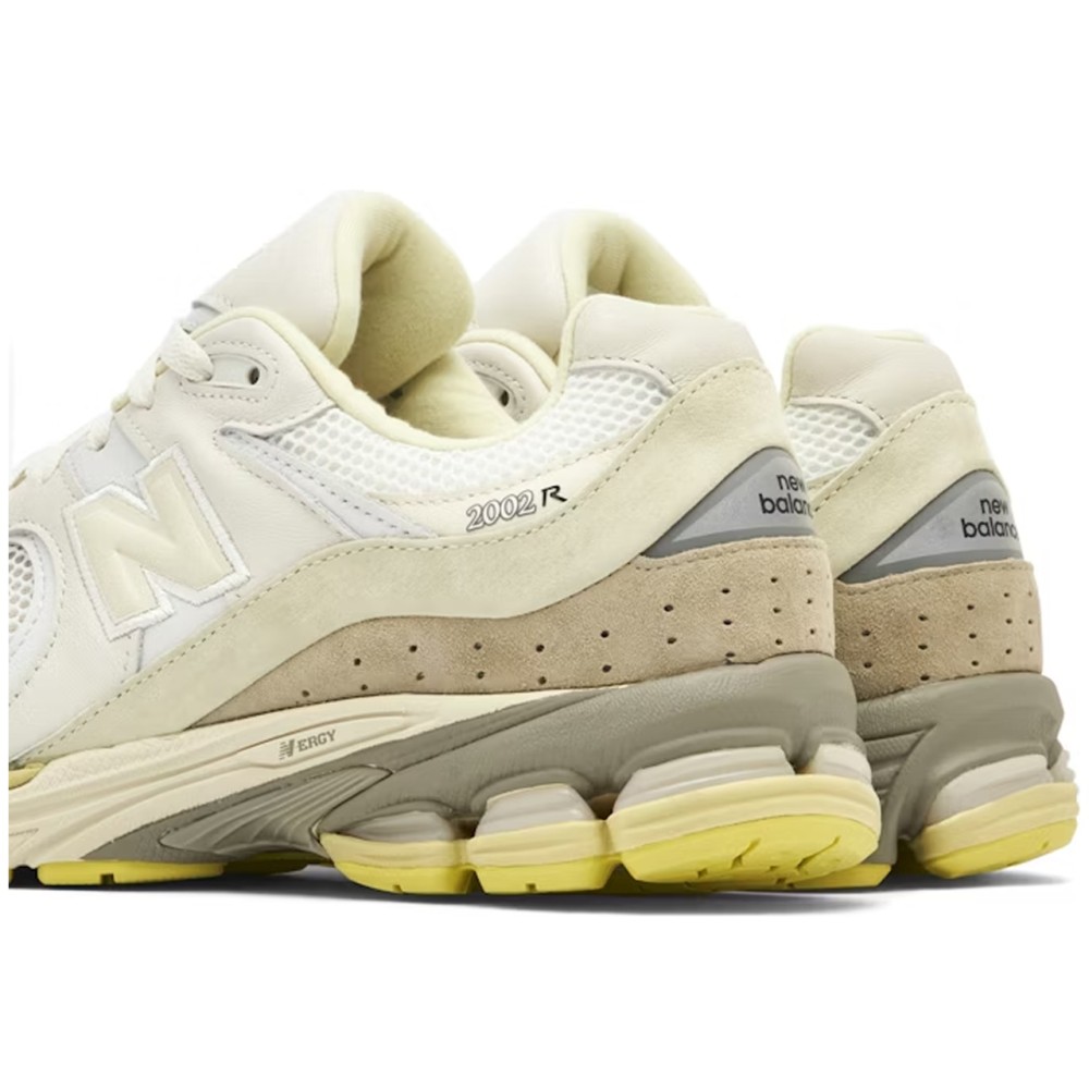 2002R White x Auralee