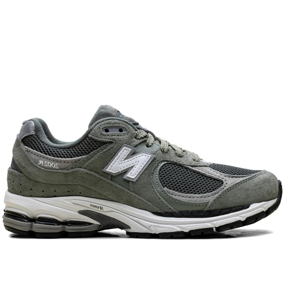 2002R sneakers