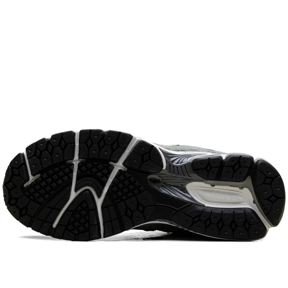 2002R sneakers