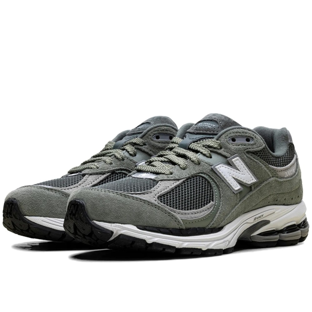 2002R sneakers