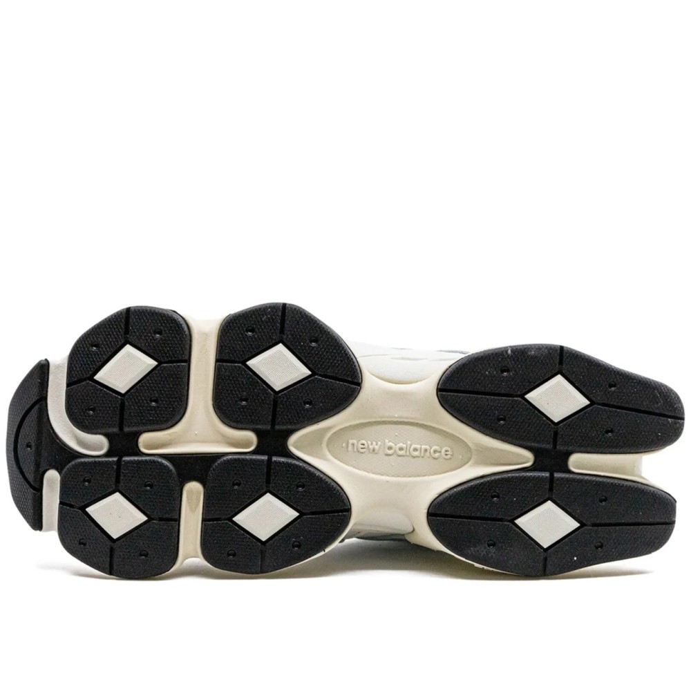 9060 White/Black