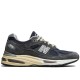 991v2 Made In England Dark Gull Grey