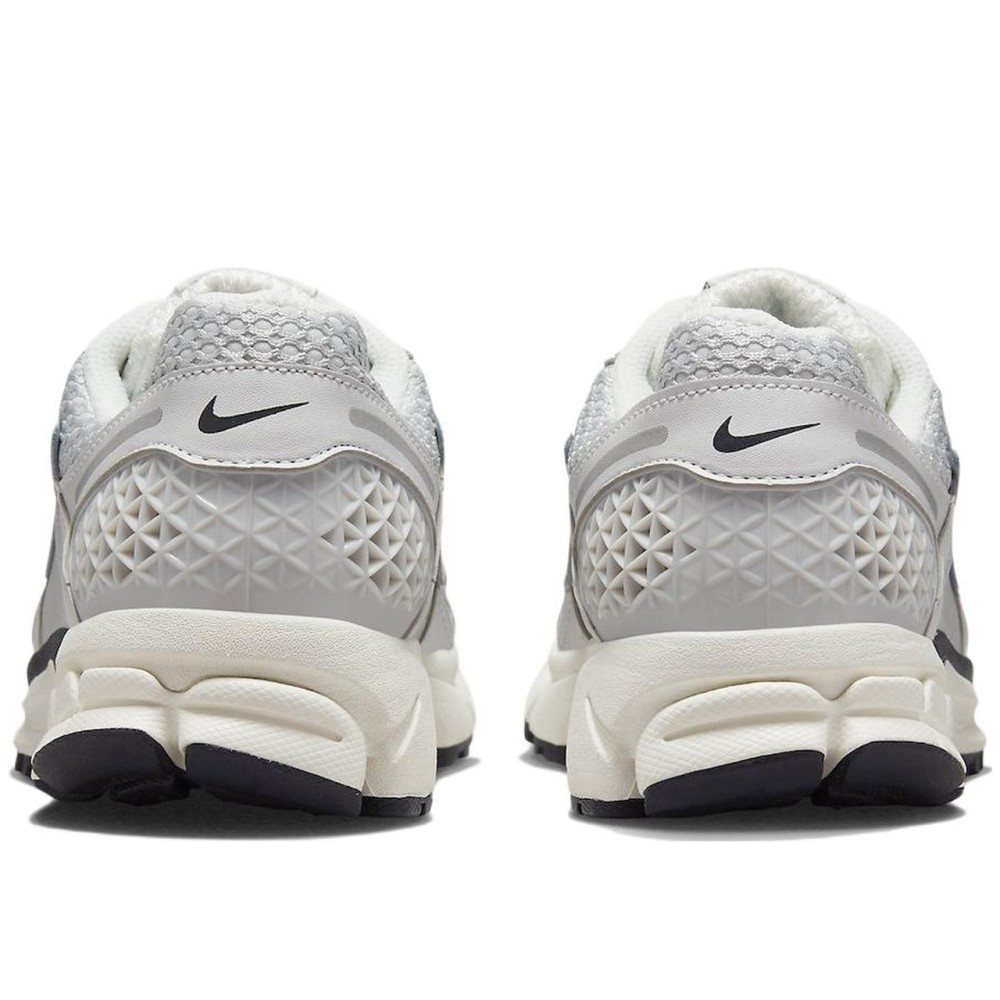 Air Zoom Vomero 5 Photon Dust Metallic Silver Women