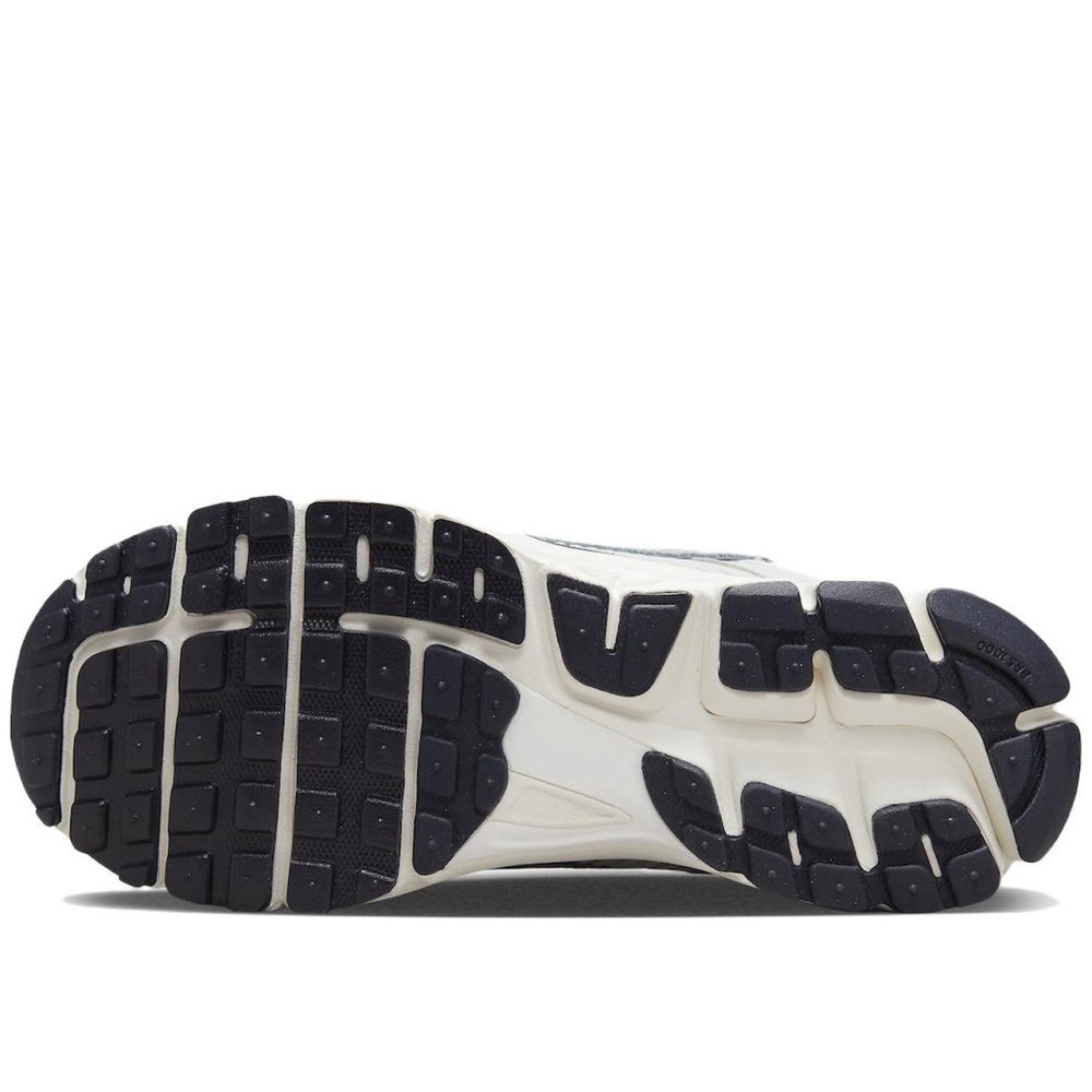 Air Zoom Vomero 5 Photon Dust Metallic Silver Women
