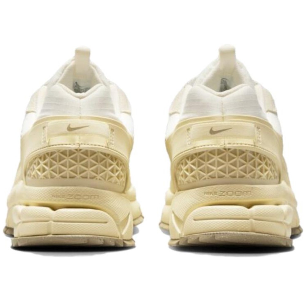Zoom Vomero Roam Pale Ivory Light Khaki