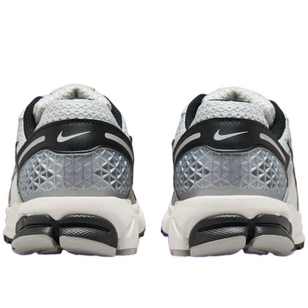 Zoom Vomero 5 Photon Dust Black Women