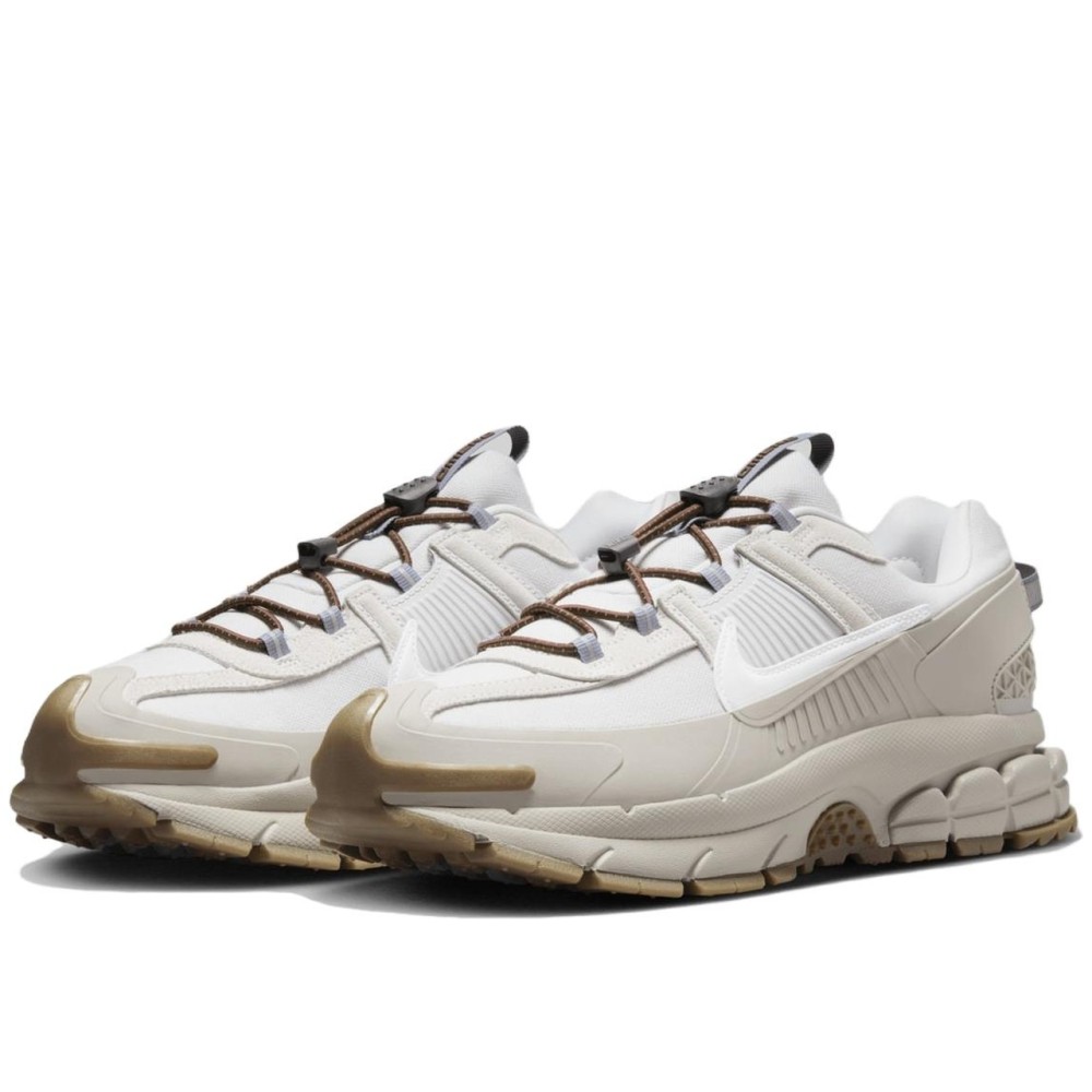 Zoom Vomero Roam College Grey White Gum