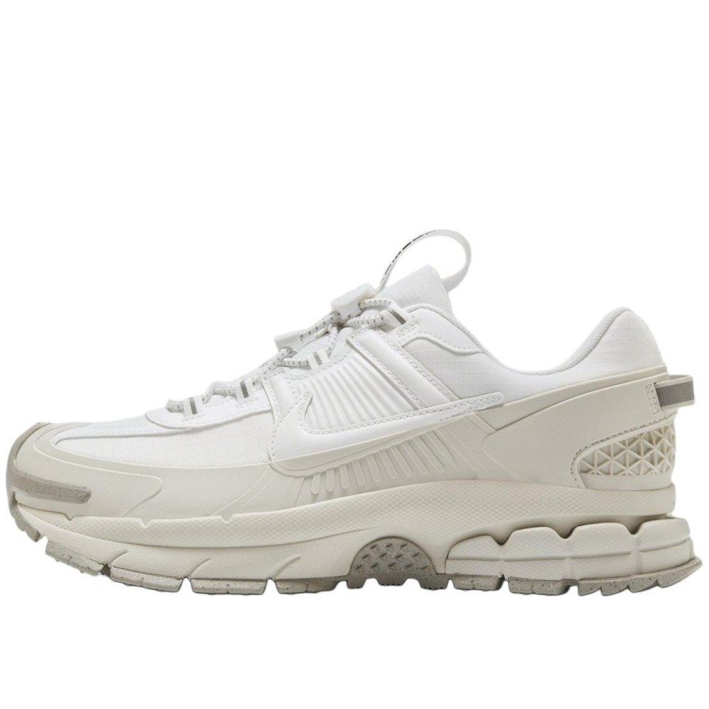 Zoom Vomero Roam Summit White Light Bone Light Iron Ore