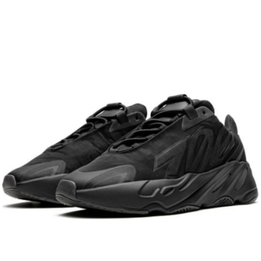 Yeezy Boost 700 Mnvn Triple Black